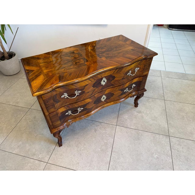 Baroque Chest of Drawers in Walnut Veneer For Sale - Image 4 of 11