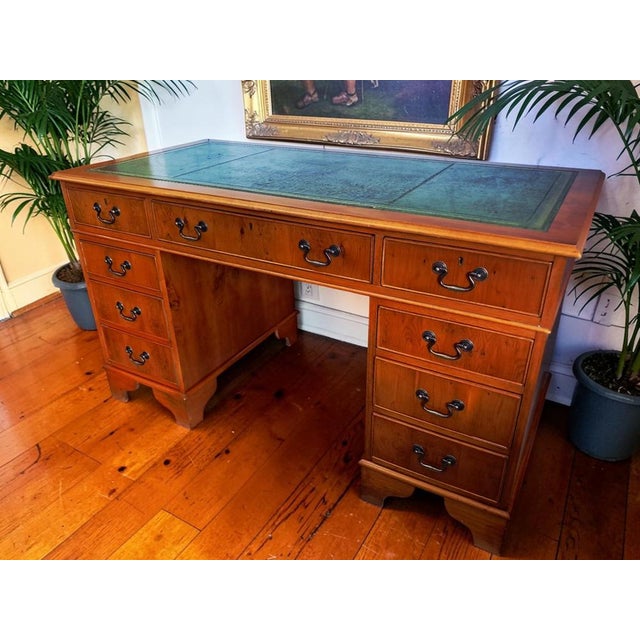 1980s Vintage Twin Pedestal Desk in Yew Wood and Leather Top, 1980 For Sale - Image 5 of 18