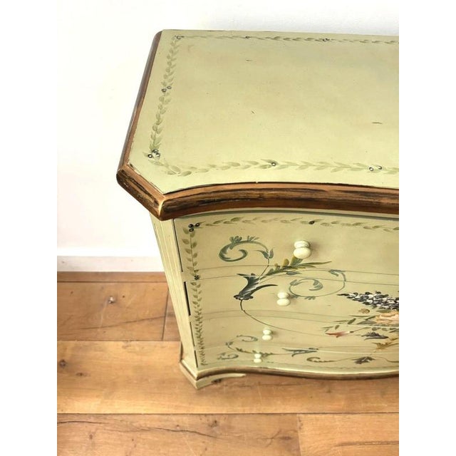 Green Early 20th Century Hand-Painted Serpentine Chest of Drawers For Sale - Image 8 of 14