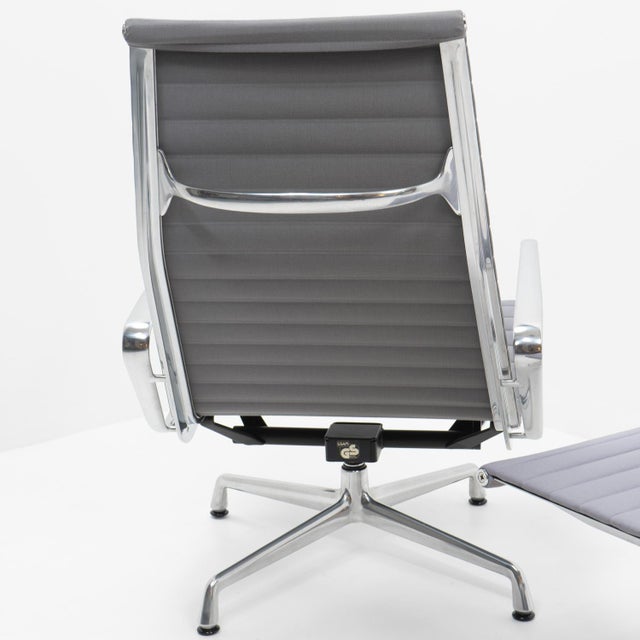 Set of Ea124 / Ea125 Alu Lounge Chair with Footstool by Charles and Ray Eames for Vitra For Sale - Image 6 of 18