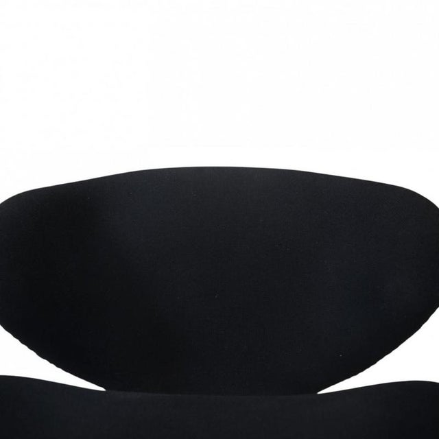 Metal Swan Chair in Black Hallingdal Fabric by Arne Jacobsen, 2006 For Sale - Image 7 of 16