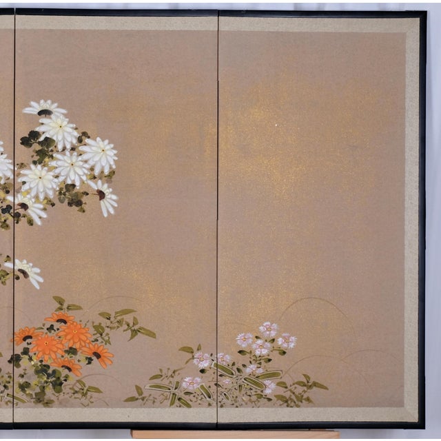 1950s Japanese Byobu "3 Colorful Chrysanthemums" Orange, White & Yellow Flowers Hand Painted 4-Panel Screen Excellent Front Good+ Back For Sale In San Diego - Image 6 of 10