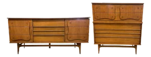 Vintage Bassett Monterey Mid-Century Modern Walnut 5-Drawer and 9-Drawer Dresser Set With Rosewood ‘X’ Inlays by Leo Jiranek Circa 1963