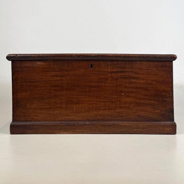 A charming and substantial 19th-century English Victorian blanket box, finely constructed from oak and combining generous...