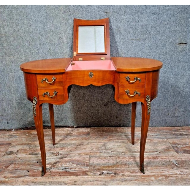 20th Century Louis XV Bean-Shaped Dressing Table For Sale - Image 4 of 9