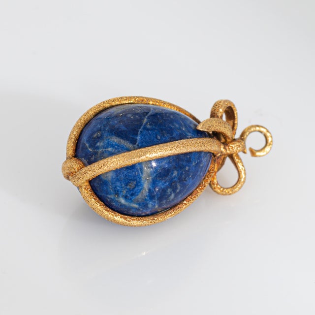 Tiffany & Co Schlumberger France Lapis Lazuli Egg Charm Vintage 18k Gold Pendant For Sale In Los Angeles - Image 6 of 7