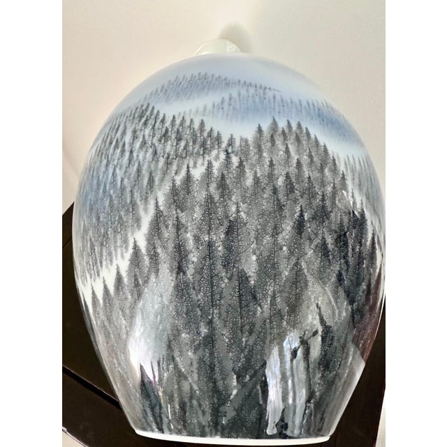 Tall Japanese Arita Porcelain Vase by Fujii Shumei For Sale In Atlanta - Image 6 of 16