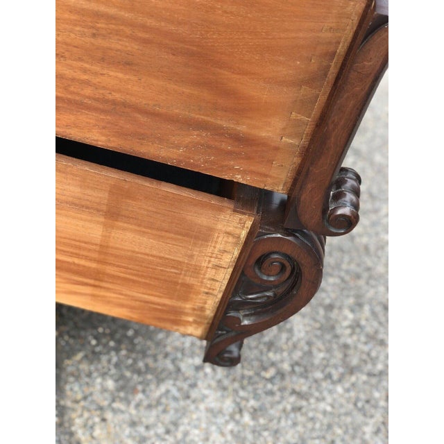 Brown Victorian Chest of Drawers in Mahogany For Sale - Image 8 of 10