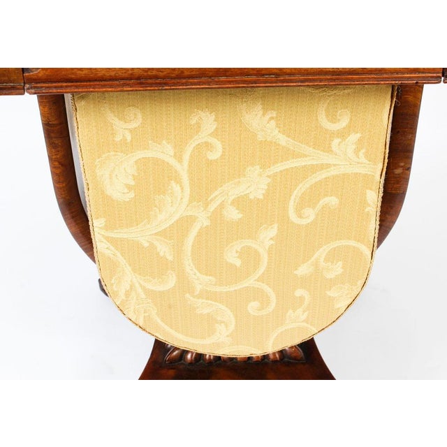 Brown 19th Century William IV Mahogany Drop-Leaf Occasional Table For Sale - Image 8 of 16