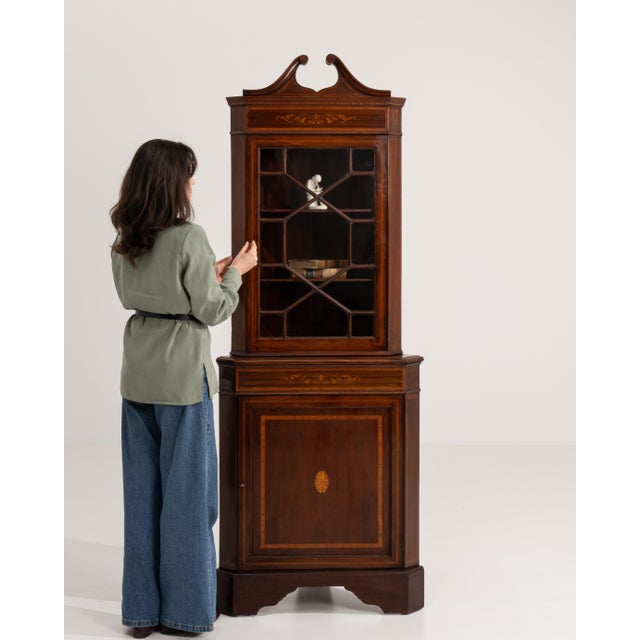 Brown Georgian Mahogany Corner Vitrine, Antique, United Kingdom, 19th Century For Sale - Image 8 of 16