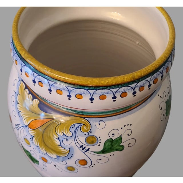 Late 20th Century Vintage Monumental Size Gialletti Giulio -Deruta Hand Painted Italian Faience Floor Vase For Sale - Image 5 of 12