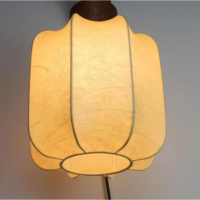 Mid-Century Modern Extendable Wall Light with Screen in Cocoon Style by Achille Castiglioni For Sale - Image 3 of 8