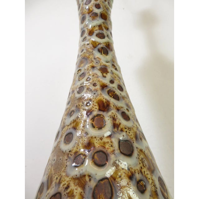 Gerald Thurston Mid Century Drip Glazed Studio Pottery & Brass Table Lamp Ceramic Art For Sale - Image 4 of 15