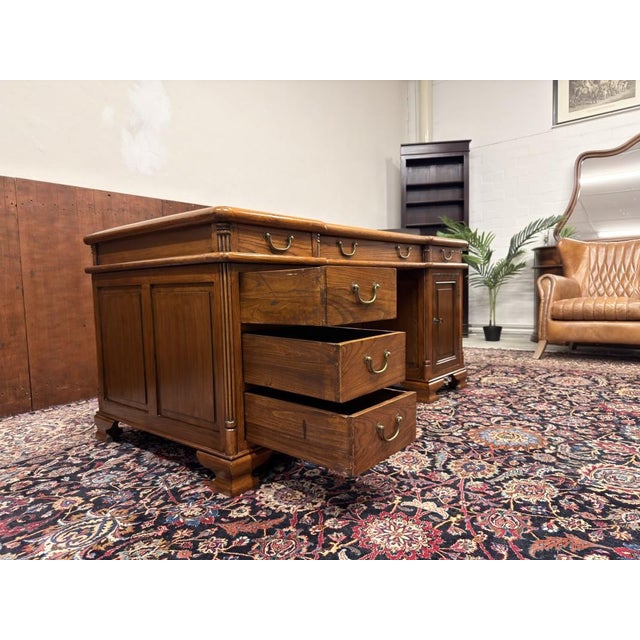 English Chesterfield Desk in Oak For Sale - Image 13 of 18