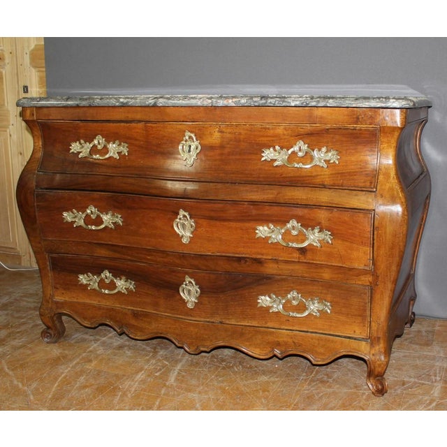 Wood Antiquue Walnut Tomb-Shaped Commode, 1700s For Sale - Image 7 of 16