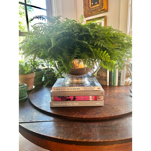 English Vintage Oneida “Du Maurier” 15” Silverplate Pedestal Punch Bowl or Centerpiece Bowl For Sale - Image 3 of 10