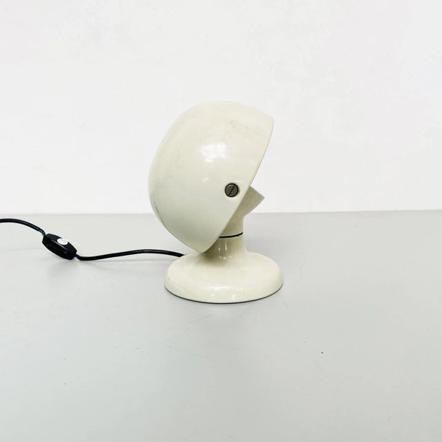 1960s Mid-Century Italian Jucker Table Lamp in White Metal by Tobia Scarpa for Flos, 1963 For Sale - Image 5 of 11