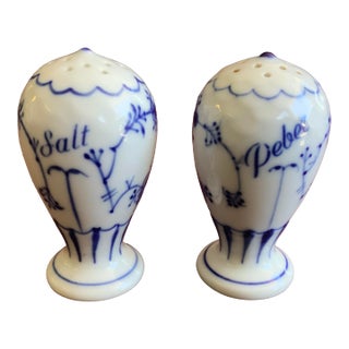 1960s Bing & Grondahl Blue & White Traditional Salt & Pepper Shakers For Sale