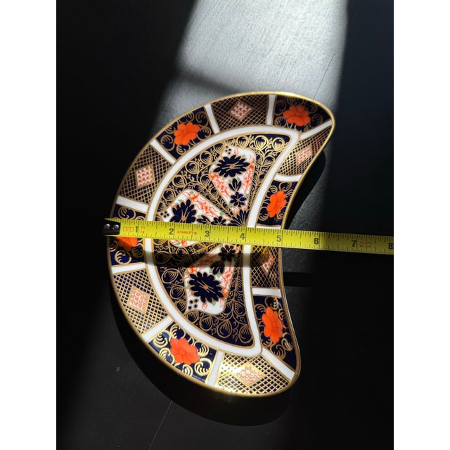 Ceramic 1974 Royal Crown Derby Old Imari ~ Pattern 1128 ~ XXXVII ~ Crescent Serving Dish For Sale - Image 7 of 10