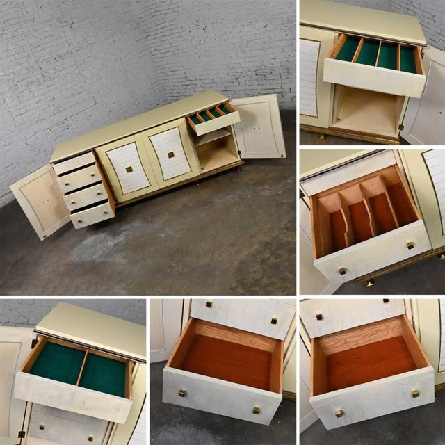 Mid-20th Century Hollywood Regency Credenza or Dresser by Renzo Rutili for Johnson Furniture For Sale - Image 11 of 13