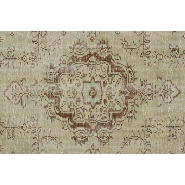 Traditional Vintage Turkish Rug in Green With Geometric Pattern & Medallion From Rug & Kilim For Sale - Image 3 of 8