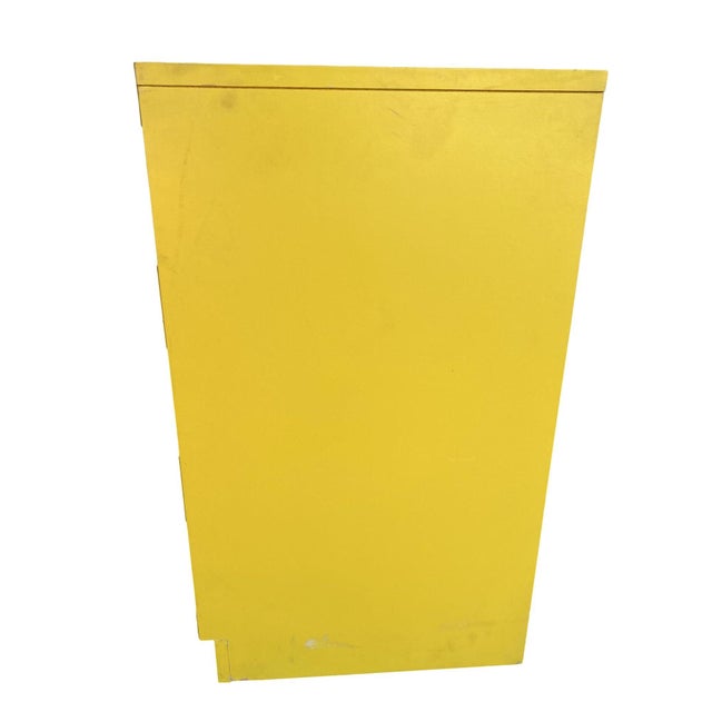 1960s Mid Century Yellow "Colormates" Campaign Dresser by Morris of California For Sale In Los Angeles - Image 6 of 10
