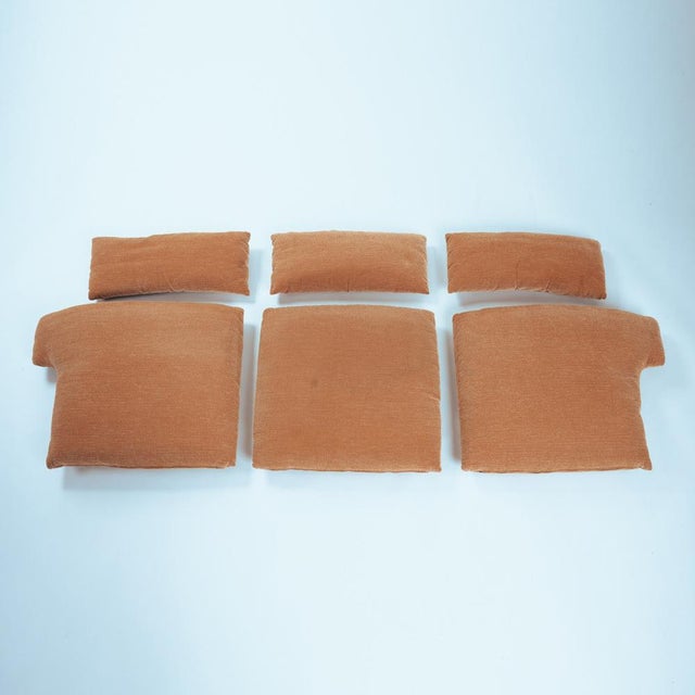 Portovenere Wingback 3-Seater Sofa in Peach Upholstery by Vico Magistretti for Cassina, Italy, 1980s For Sale - Image 9 of 18