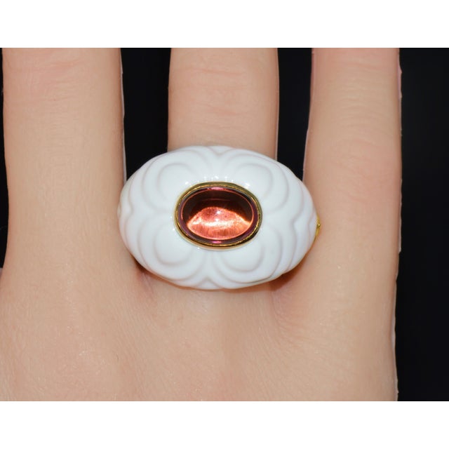 Vintage Bvlgari Chandra Pink Tourmaline & White Porcelain Ring in 18k Yellow Gold – Size 7.5 For Sale - Image 4 of 18