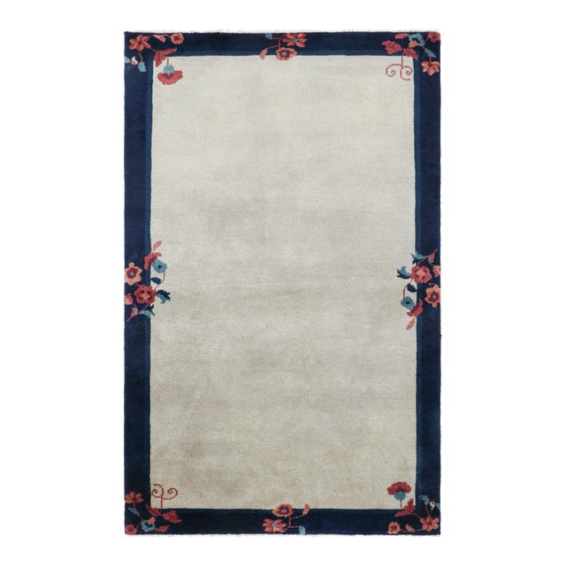 Vintage Chinese Art Deco Style Rug, Gray Open-Field and Florals - Rug & Kilim For Sale