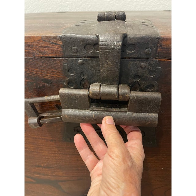 Late 18th Century Antique Korean Money Chest Trunk 18th Century Whirlong Log Accents For Sale - Image 5 of 9