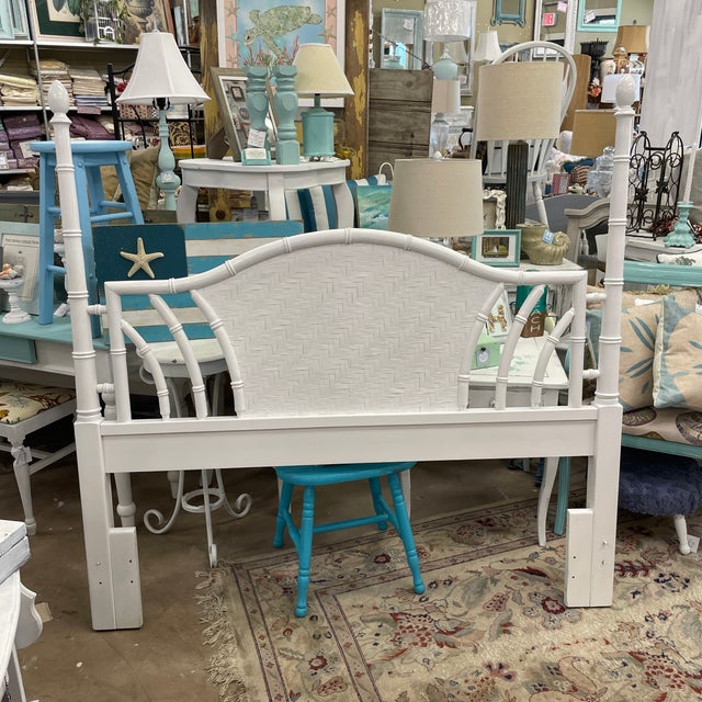 Classic style with this vintage rattan short post headboard in a gloss white finish. The shorter style rattan posts...