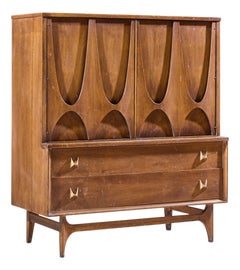 Example of Broyhill Brasilia Dressers and Chests of Drawers
