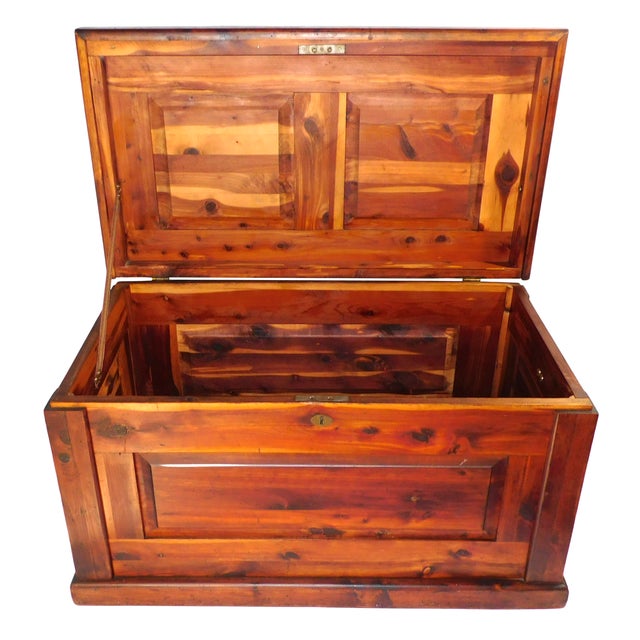Farmhouse Vintage Rustic Country Farmhouse Cedar Lined Trunk With Caster Wheels For Sale - Image 3 of 13