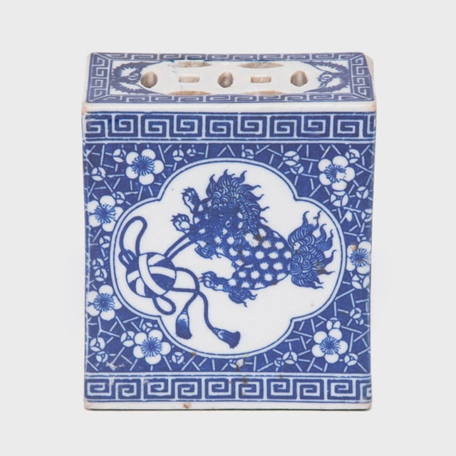 Chinoiserie Chinese Blue and White Headrest With Guardian Lion For Sale - Image 3 of 5