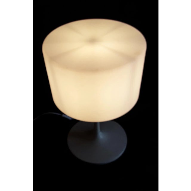 Ivory Floor Lamp with a White Lacquered Aluminum Trumpet Base & Screw-on White Cylindrical Plastic Shade, 1970s For Sale - Image 8 of 9