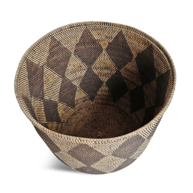 Diamond Tea Stained Basket W/Lid For Sale In Los Angeles - Image 6 of 9