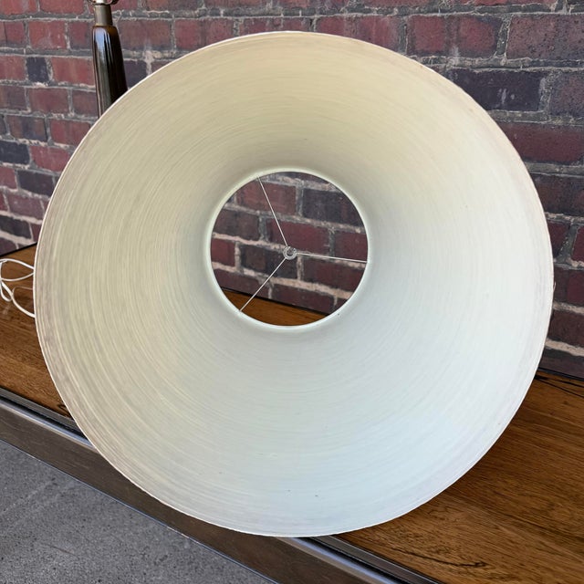 1960s Mid-Century Modern Lotte and Gunnar Bostlund Danish Brown Ceramic Table Lamp For Sale - Image 10 of 12