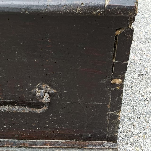 Walnut Trunk, 17th Century For Sale - Image 11 of 18