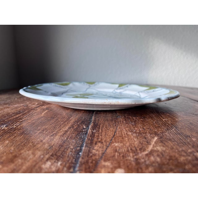 1910s Antique 1917 Hr Quimper Assiettes Du Cercle Du Soldat/Circle of the Soldier of the 6th Arrt Faience Plate Anastasie or Anastacia, War Plates For Sale - Image 5 of 9