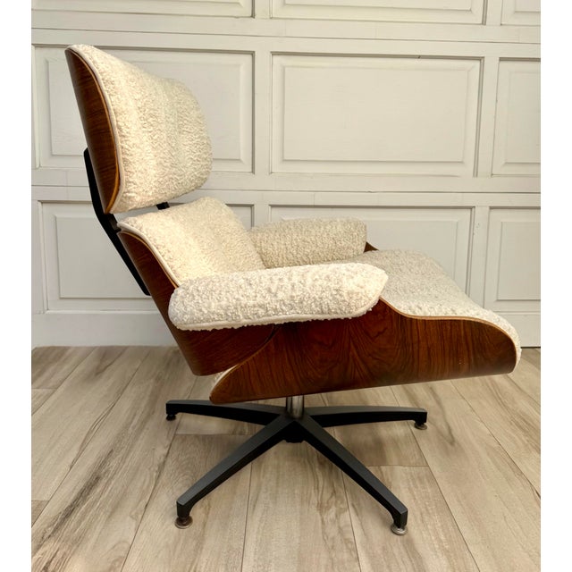 Vintage Northfield Eames-Style Lounge Chair & Ottoman in Walnut & Ivory Bouclé For Sale - Image 9 of 16