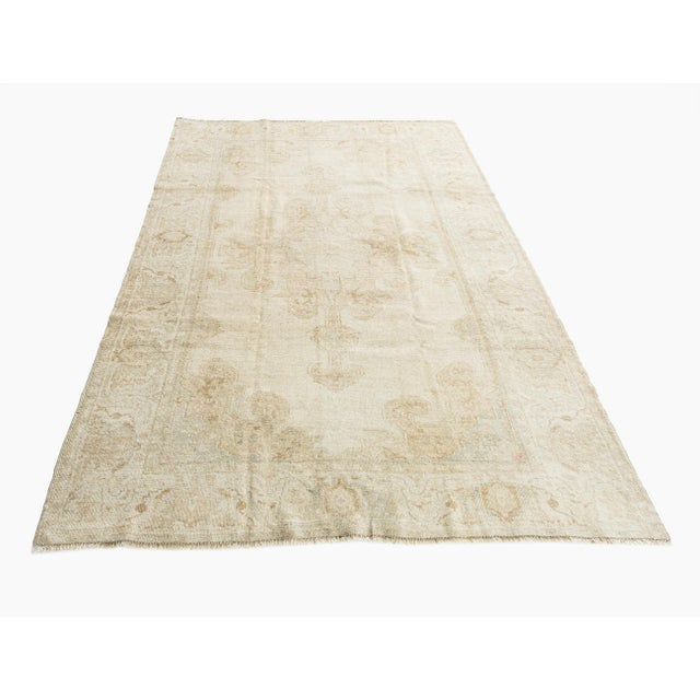 Oushak's are known for their soft palettes combined with eccentric drawing. Oushak in western Turkey has the longest...