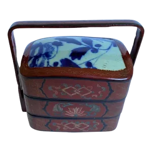 Early 20th Century Vintage Hand Painted Chinese Lunch Box With Blue White Ceramic Insert