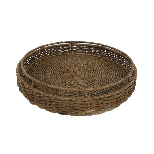 Vintage large round woven rattan serving tray with rattan wrapped metal rail. Strong and solid, easy to carry when using...