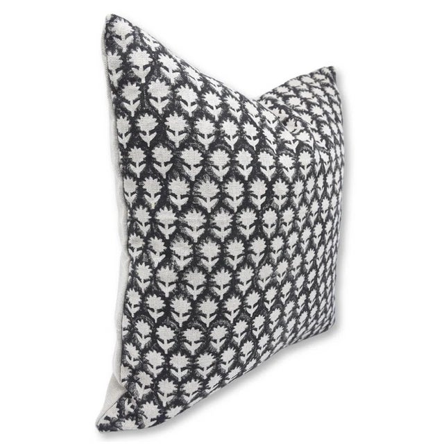Enhance your home décor with the timeless elegance of the Pankhudi Thick Linen Pillow Cover by fabdivine. Expertly crafted...
