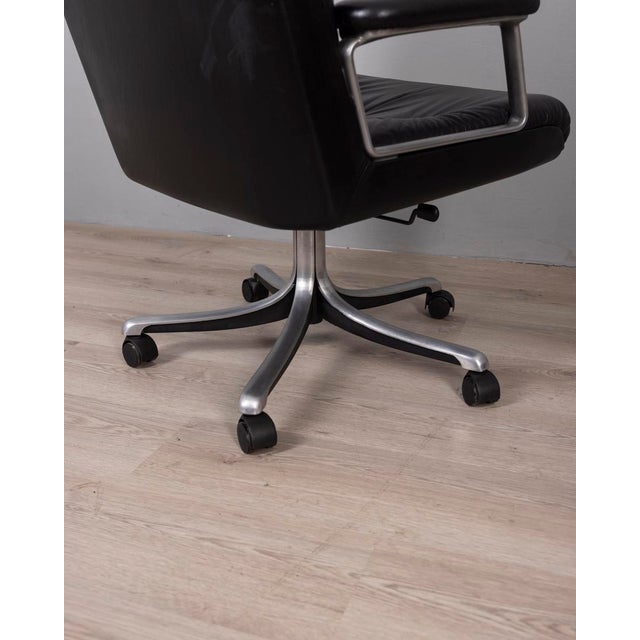 1970s Vintage P128 Office Chair by Osvaldo Borsani for Tecno, 1970s For Sale - Image 5 of 12