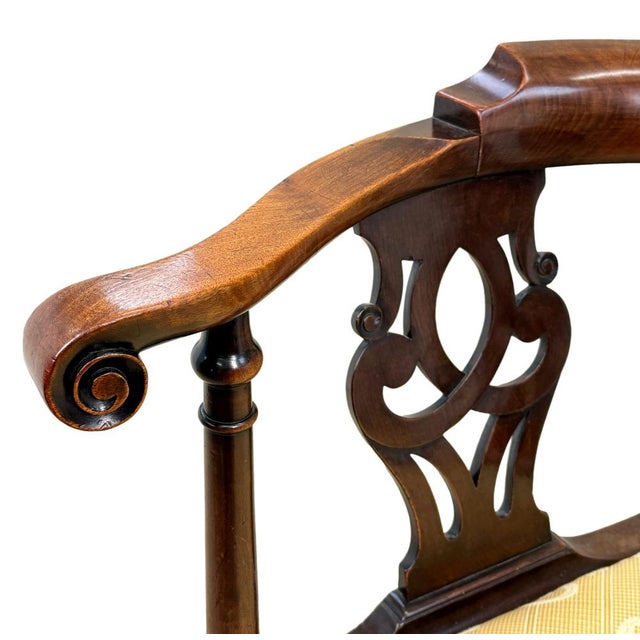 Antique Georgian Walnut Corner Armchair, 1750 For Sale - Image 10 of 17
