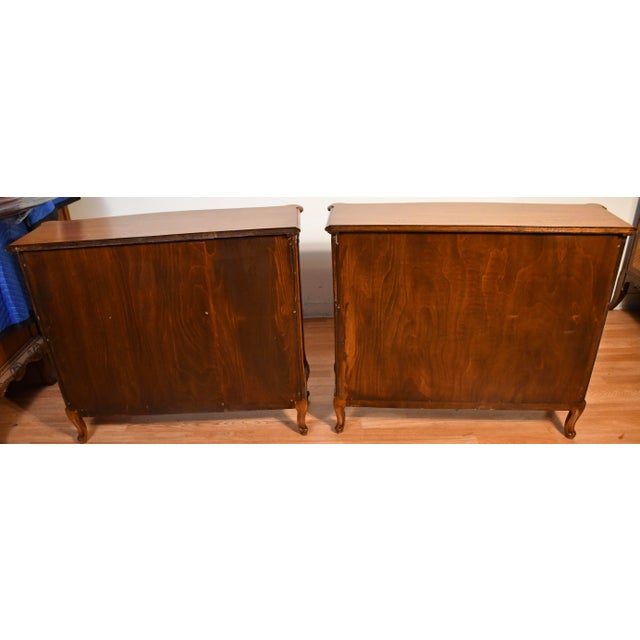 1910s Antique Pair of French Louis XV Satinwood Cabinets / Credenzas / Bookcases For Sale - Image 14 of 15