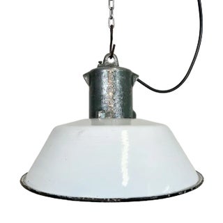 Industrial White Enamel Industrial Lamp with Cast Aluminium Top from Eow, 1950s For Sale