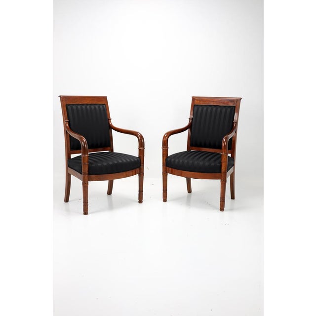 Early 19th Century Set of Antique French Armchairs in Walnut, 1800 For Sale - Image 5 of 17