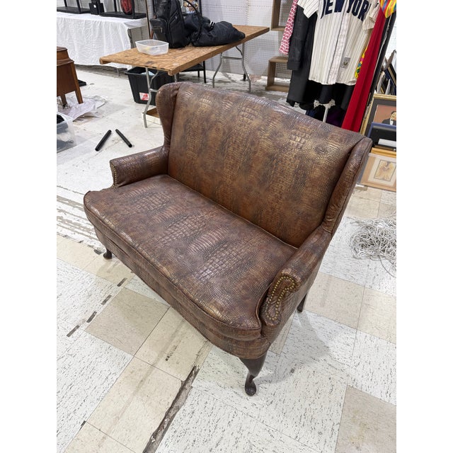 Traditional Style Embossed Crocodile Sofa Loveseat Beautiful traditional style sofa with a premium crocodile embossed...